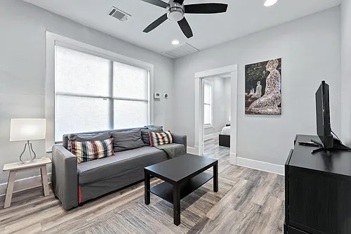 412 Drew St #4 Photo 1