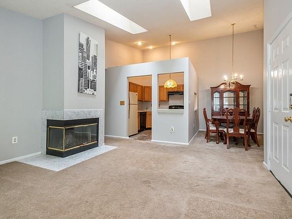 5th image of 3615 Holman Ct