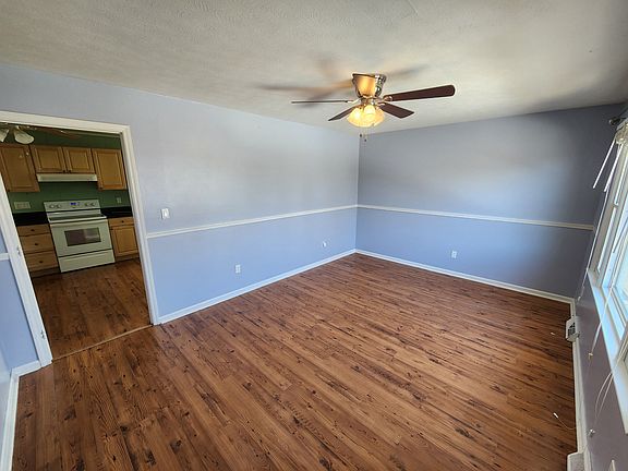 3rd image of 344 Hillside Dr