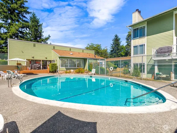 2409 S 222nd Street #B16, Des Moines, WA 98198
