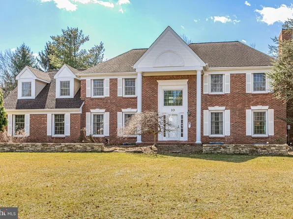10 Garnet Ln, West Windsor, NJ 08550