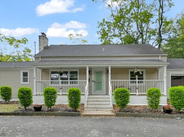 3 Country Club Rd, Livingston, NJ 07039