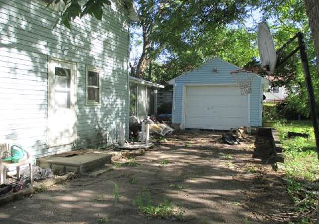 2nd image of 2542 20th St