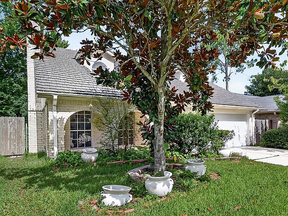 5th image of 1119 Pinecroft Dr