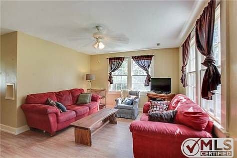 3rd image of 508 Eastview Dr
