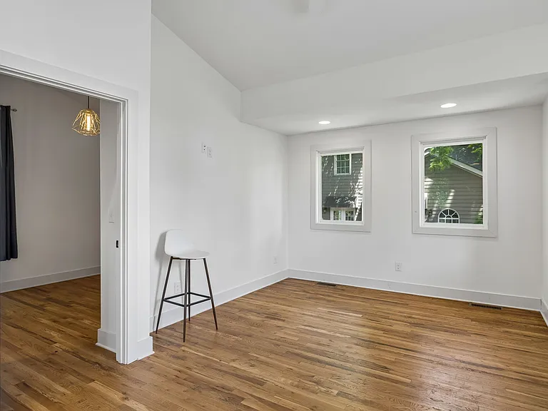 1011 Bate Ave — Photo 35