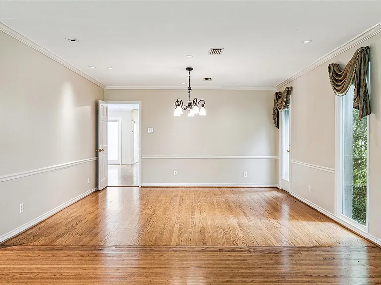 5505 Holly Springs Dr — Photo 10