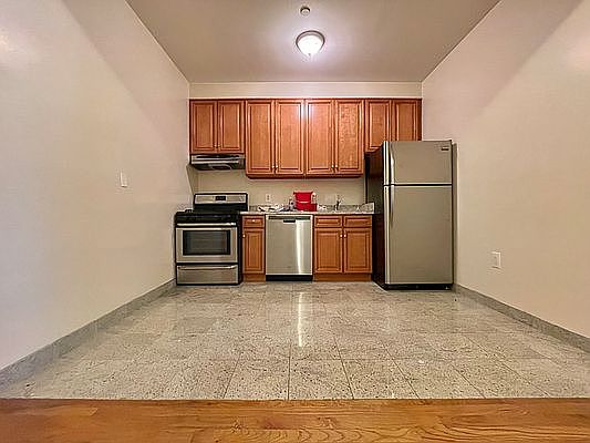 4th image of 28-42 38th St #A