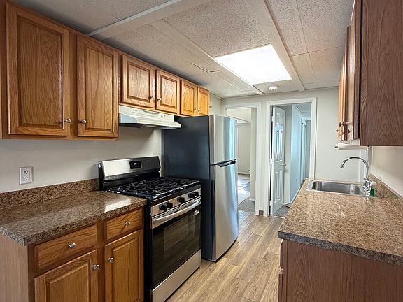 5th image of 132 Shore Dr #1