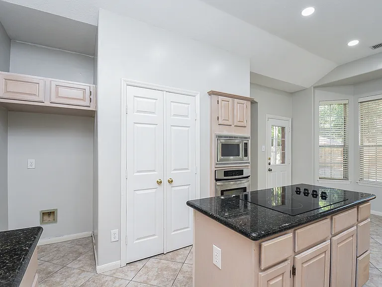 202 W Sterling Pond Cir — Photo 13