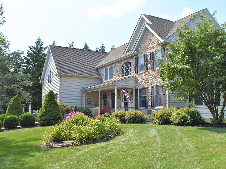 1st image of 13 Quail Hill Ln