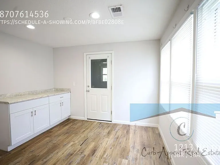 1213 Haltom St — Photo 6