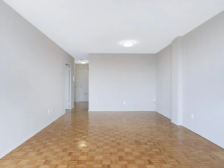 3201 Lawrence Ave E — Photo 11