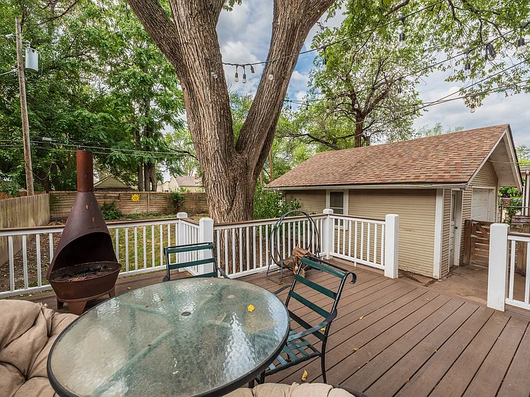 1221 N Perry Ave — Photo 24
