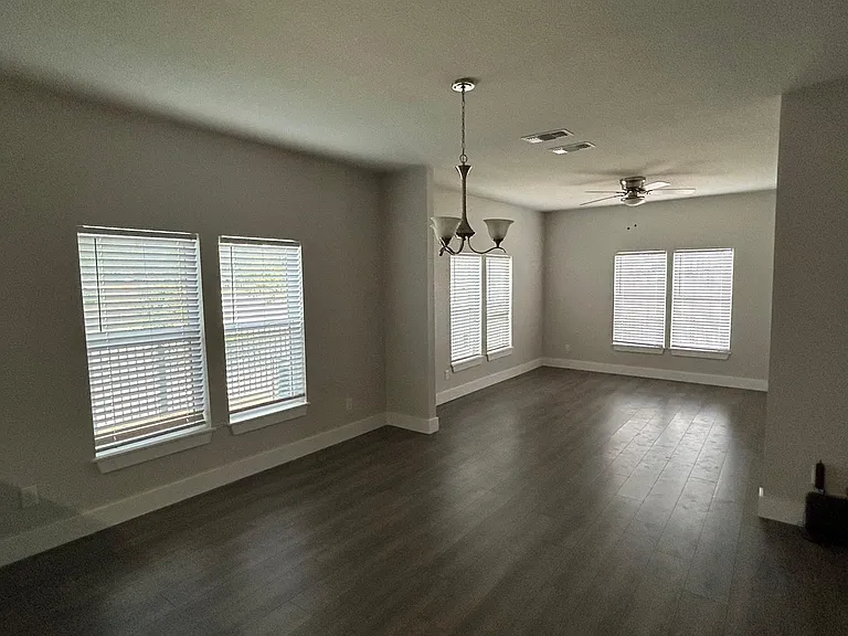 1201 S Palmetto — Photo 12