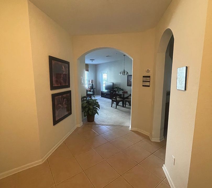 1st image of 4024 Breakview Dr #209
