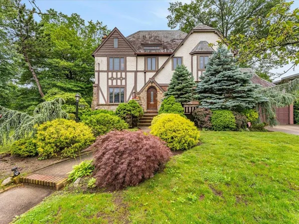 369 Longacre Avenue, Woodmere, NY 11598