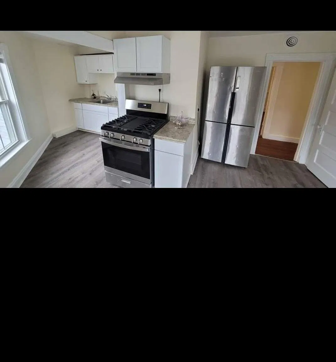 4 bed, 1100 sqft, $2,900 — Photo 1