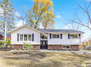 70 Kinderkamack Rd, Woodcliff Lake, NJ 07677