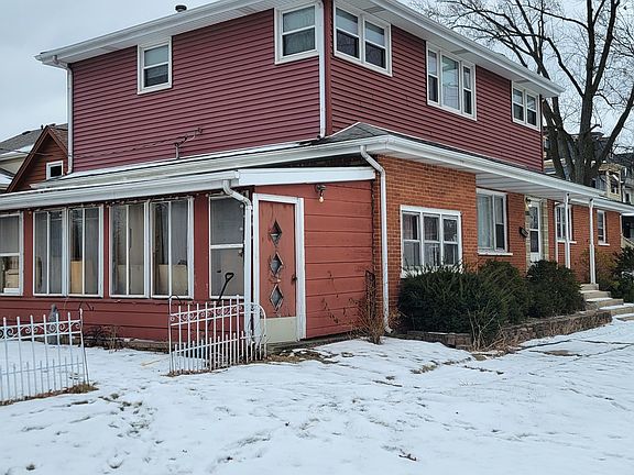 3rd image of 927 Walter St