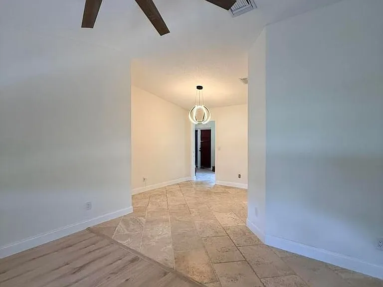 550 SW Natura Ave #550 — Photo 16