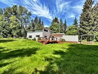 450 NE Riverhill Dr — Photo 42