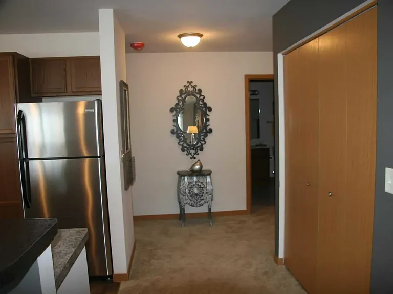 1600Tosa Apartments — Photo 25