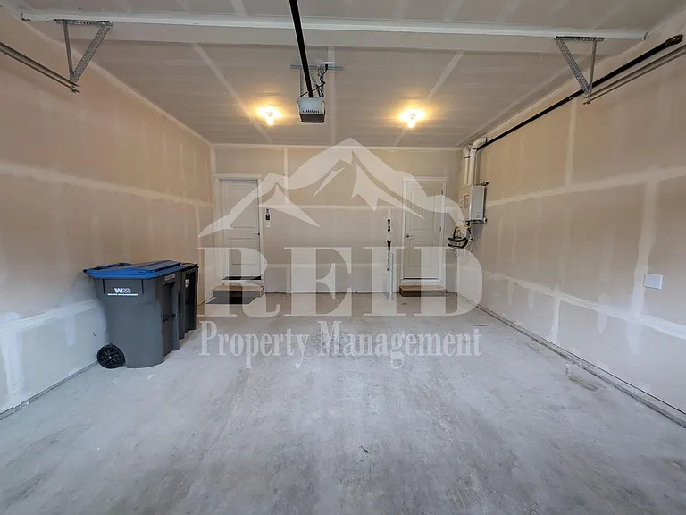 3887 Portside Dr — Photo 46