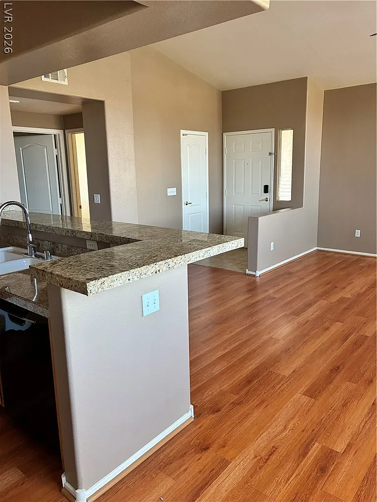 2 bed, 2.0 bath, 1254 sqft, $1,850 — Photo 3