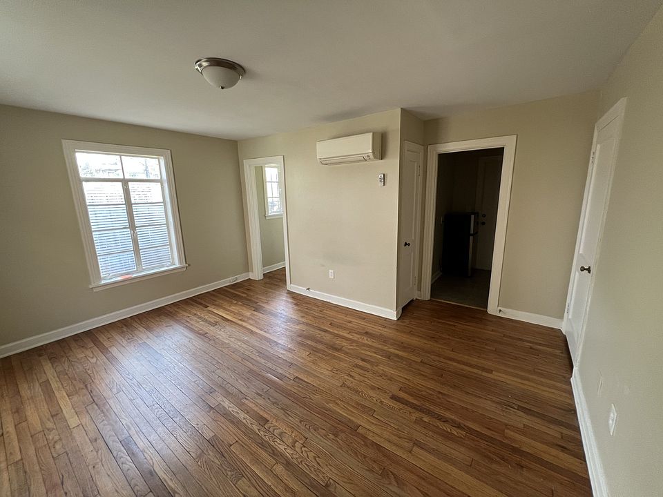 1st image of 1417 Center St APT 3