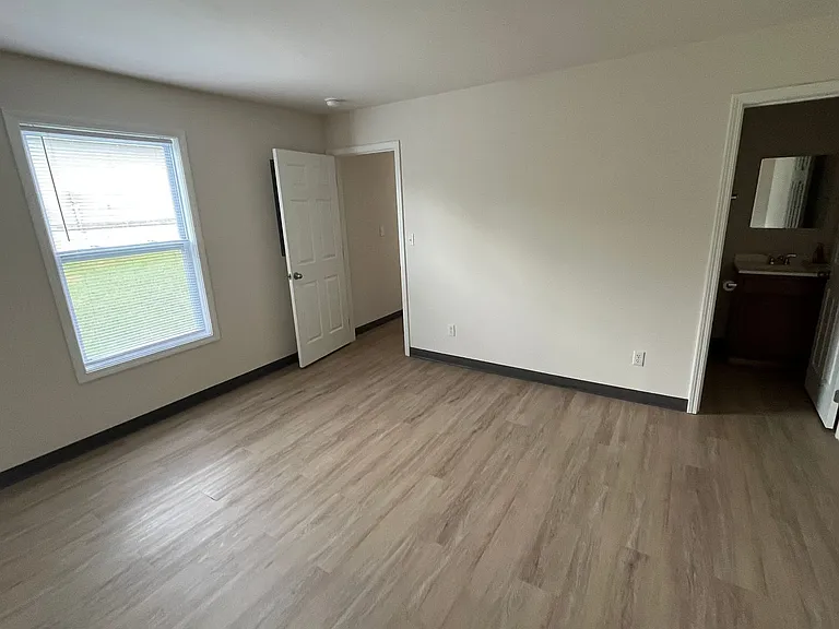 6104 Busiek Rd — Photo 9