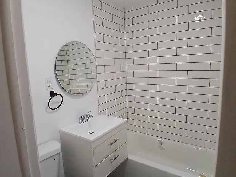 26 E Front St #24-B — Photo 2