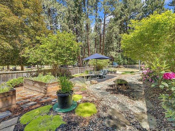 2nd image of 60335 Zuni Cir