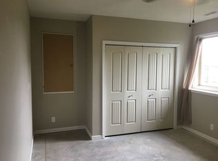 805 SW Green Meadow Dr, Blue Springs, MO 64064