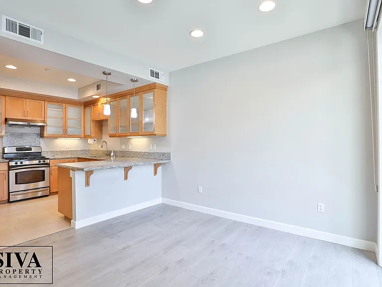 344 Jackson St — Photo 7