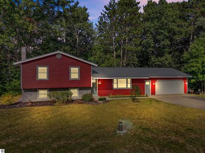 8290 W Whispering Pines Cir, Lake City, MI, 49651