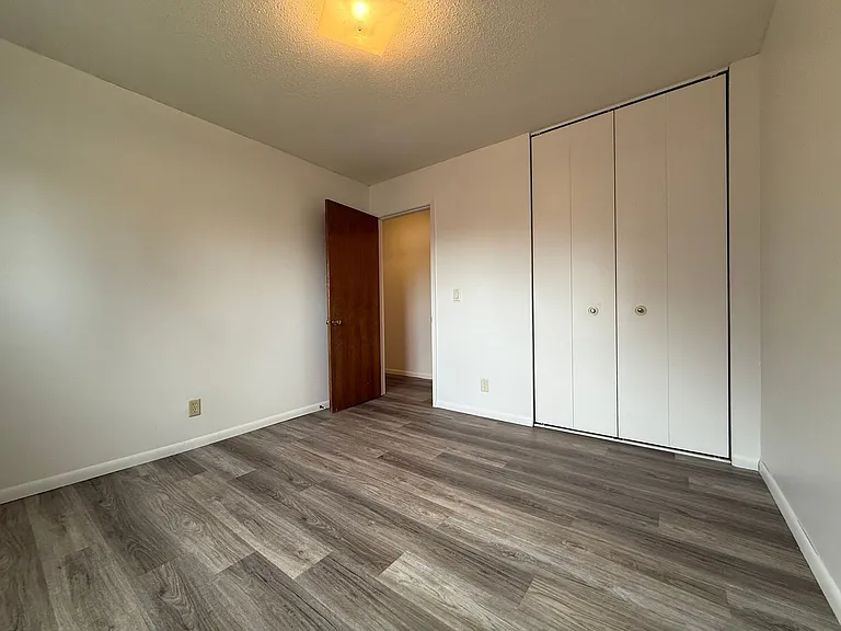 1116 2nd Street SE - Uptown Apartments — Photo 30