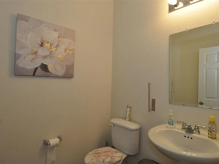 1717 T H Johnson Dr — Photo 16