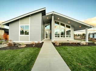 708 NW Rimrock Dr, Redmond, OR 97756