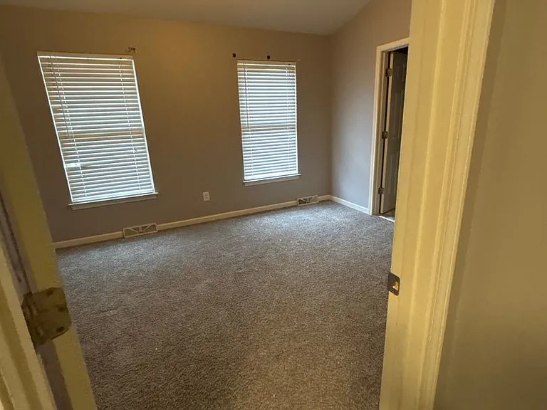 317 Bainbridge Dr #N — Photo 14