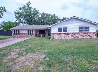 1605 Anthony St, Kaufman, TX 75142
