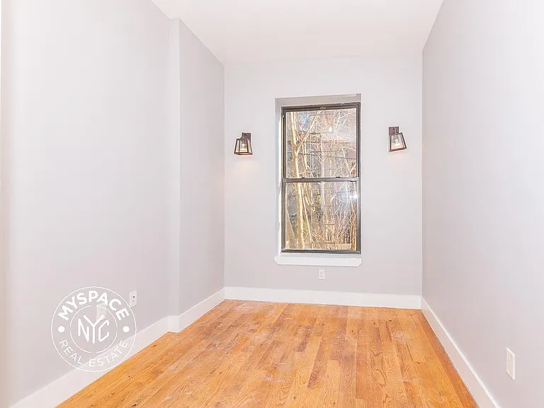 456 Madison St #1R — Photo 6
