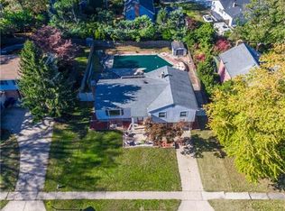 255 Tam Oshanter Rd, Mount Laurel, NJ 08054