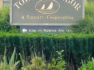 212 Westend Ave APT 7C, Freeport, NY 11520