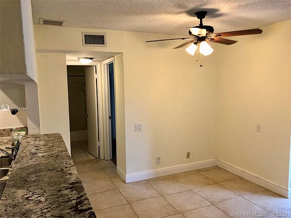 5th image of 4437 Treehouse Ln #F