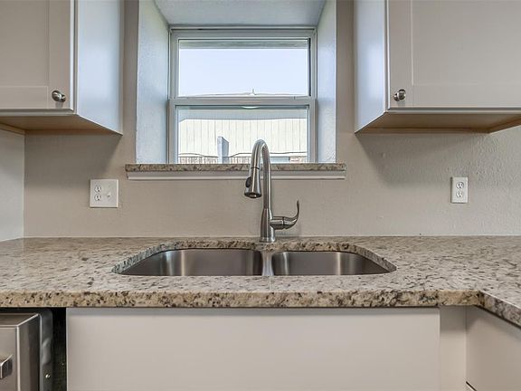 5th image of 317 Iberis Dr