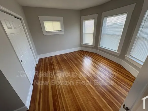 83 Swan St #U-3, Everett, MA 02149