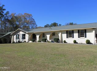 423 Edgewood Cir, Whiteville, NC 28472