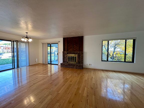 Dining area w/ fireplace