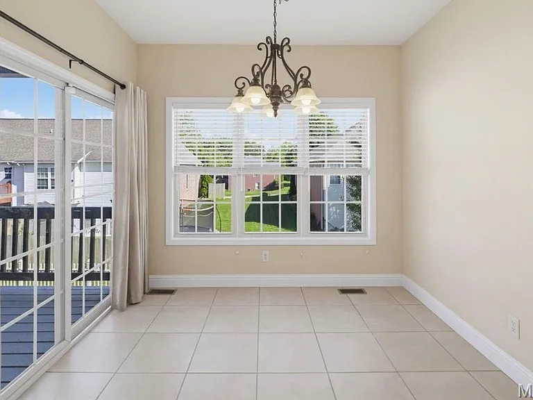 1835 Evondale Dr — Photo 16